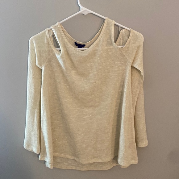 Off the shoulder long sleeve - Picture 1 of 1